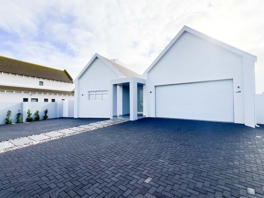 4 Bedroom Property for Sale in Country Club Western Cape